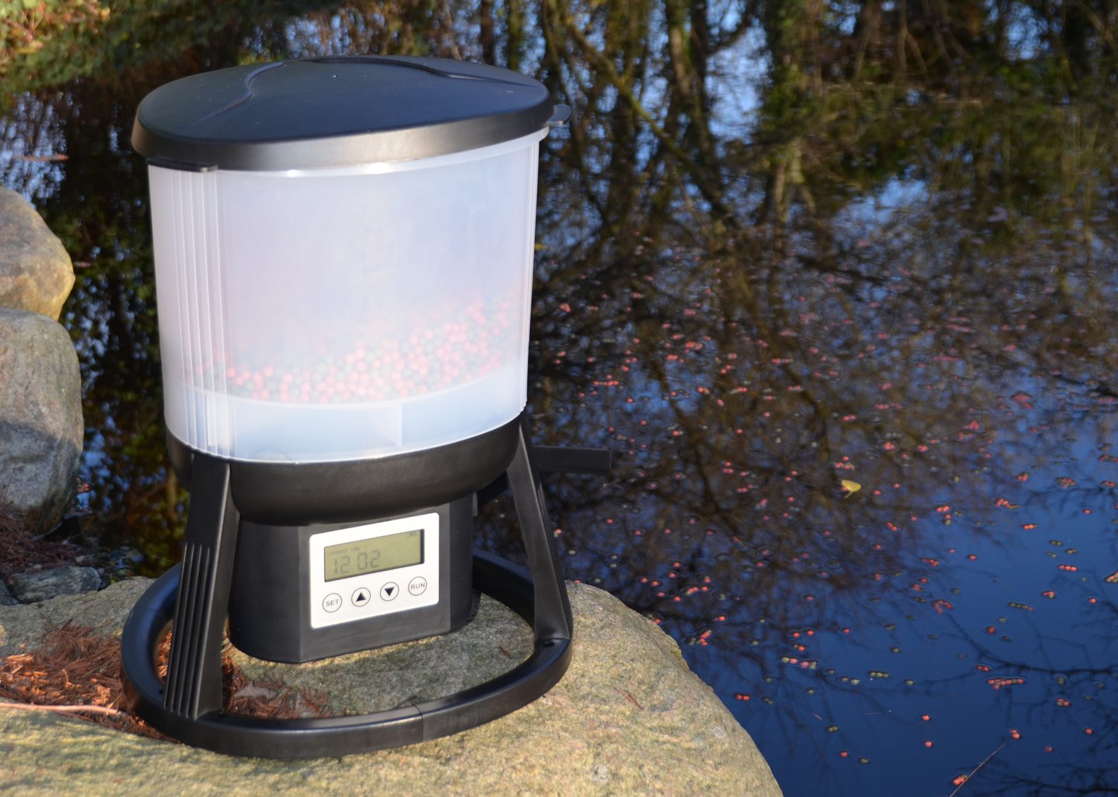 Evo Feed Automatic Pond Feeder - Clearly Aquatics - Aquarium equipment ...